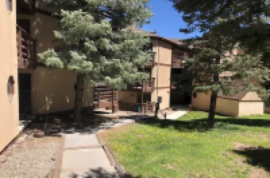 Cozy 2/2 Condo 2 Blocks From the Bike/ski Resort and Lifts