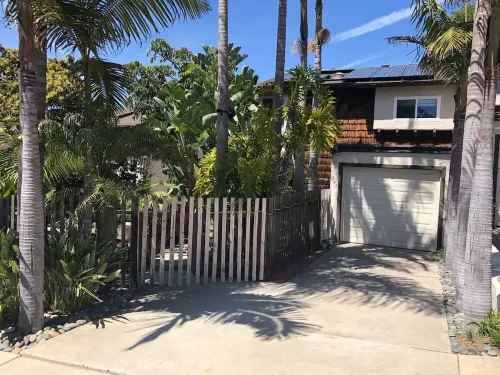 SoCal’s Tropical Paradise with Hot Tub