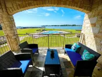 Lakeshore Escape Pool, Lake, Pool Table, Arcade Machine 2 King Beds, Sleeps 8