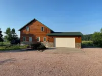 Comfy Home with an Unrivaled View. Only 20 Min from Mt. Rushmore!