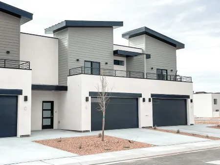 Kanab Townhome - Hot Tub - 3Br - Sleeps 10 - Zion Отели в г. Канаб