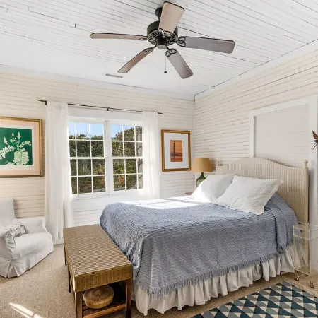 Oceanfront Home/Pet Friendly/Screened Porch/4 Bedrooms/1 Bath/Sleep 8