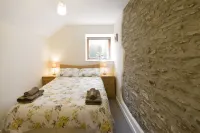 Stunning Barn Conversion in a beautiful rural setting Hotels in Boncath