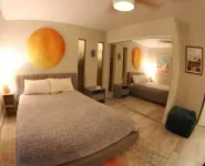 Magic Mushroom House Joshua Tree. Recently renovated, hot tub, 5 min from park!