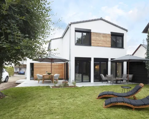 Ferienhaus für 1-12 Personen, mit 4 Schlafzimmern Hotels in Mayen