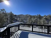 Mountain View, 5-BR Estate-Jacuzzi-Game Room, <8 Min DT-Private Forested