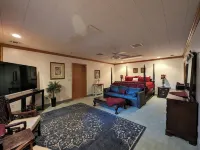 Vintage Presidential Suite - Room 203