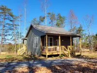 New cabin- access to horse trails, Pilot Mtn & Hanging Rock St. Pks