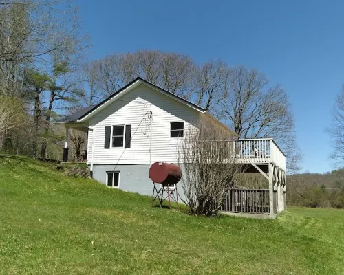 Nicely located, Cozy, PET Friendly cottage in beautiful Lake Toxaway, NC Hotels in Hogback