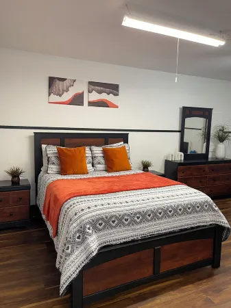 Stunning Studio near airport and major highways!