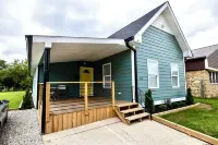 Heart of Convenience Downtown near Convention Center-Lucas Oil-Fully Remodeled