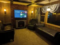 Entire Home - 4 Bedroom - Sleeps 10 Canandaigua - Steps Off Main St / Downtown Hotels in Canandaigua