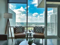 Luxurious highrise in heart of ATX