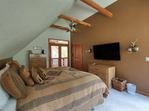 Cozy Mountain Chalet with Incredible Views!