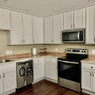 Quincy Ranch ~ Pet Friendly 3 bedroom 2 bath home