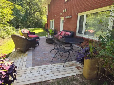 The Bradley House - Beautiful & Spacious Home - Near Campus & Stadium