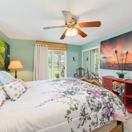 Tropical Gardens,4 Bdr, Large Yard, Pool, 5 min Walk to Beach,Koi Pond, Kailua