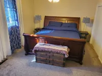 Upstairs 4 Bedroom Applegate Valley Hotels near Applegate Library