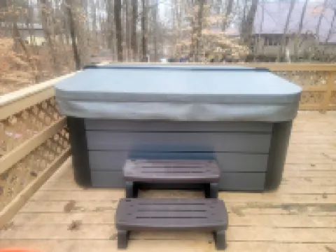 Charming lake cabin located next to Racoon State Park. 帕克縣酒店