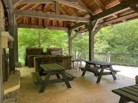 Fish Camp at Waterdance - Log Cabin On The River Hotels in Hamburg