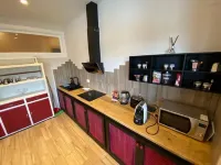 NiGiNo house sleeps 6, private pool and garden