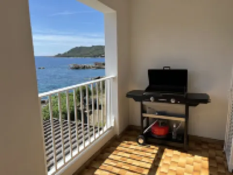 Appartement à Tiuccia, les Pieds Dans L'eau, Climatisé, Wifi