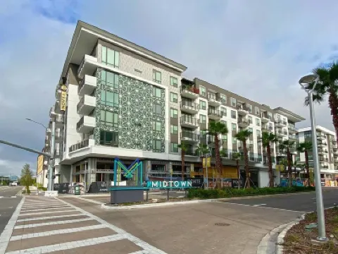 NEW! Luxurious HOT TUB 4 BR Home Central location BUCCS Stadium Downtown Beaches サウス・タンパ周辺のホテル