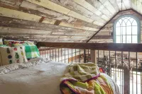 1800s Charm with Modern Perks