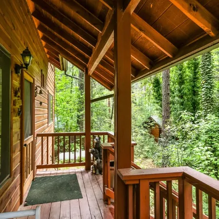 Cozy Cabin Nestled in the Heart of Oak Creek, minutes from trails