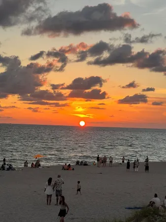 Firenze House - Beach Paradise in the beautiful City of Venice Отели в г. Венис