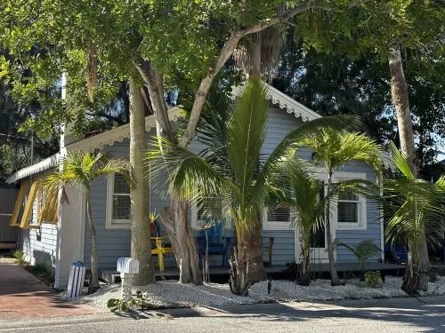 Happy Hour Cottage on Sunset Beach Treasure Island, FL.  Steps from the Beach!!