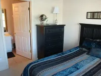 6105 Towers! Quiet! Elevators, indoor pool. Oct-May Travel Nurses welcome!!