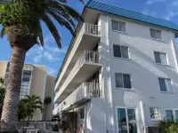 Waterside, Studio #21, Family Friendly, Close to Beach