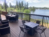 Private Lakefront Urban Oasis. Great Views. Boat, Fish, Jetski, Kayak, or Relax! Các khách sạn ở Spanaway