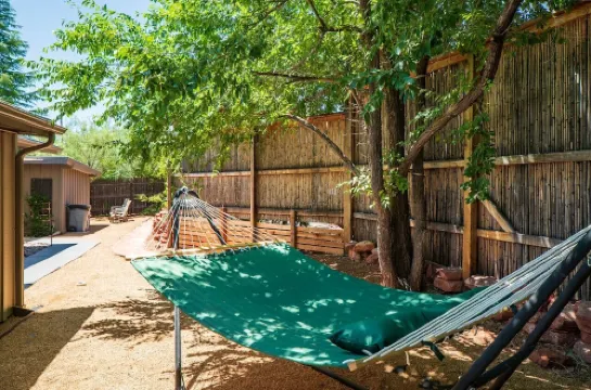 DreamCatcher-S Uptown! Walk to Shop/Dine/Hike