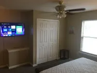 cozy, quiet, rural hideaway close to everything south