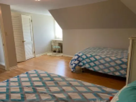 Four Bedroom Bellevue Beauty 貝爾維尤酒店