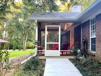 The perfect retreat!  Tucked away on a private lane, 15min to downtown Fairhope.