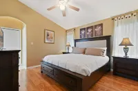 Elegant 5bd / 4ba Villa with pool / Spa near Disney