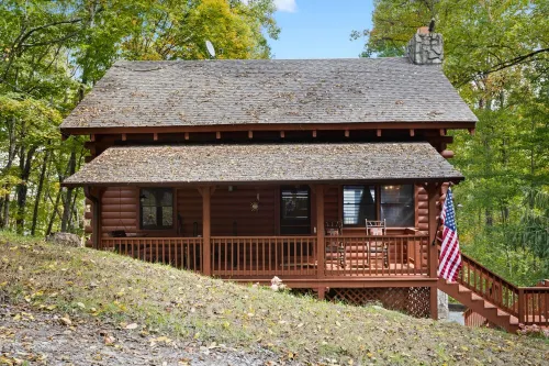Comfy Lodge with Stunning Mountain Views