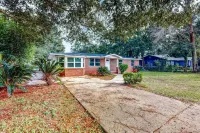 The Speakeasy on Chicago! Hotels in Bellview