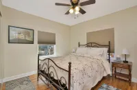 The Barn house - 1.5 miles to Whiskey Row