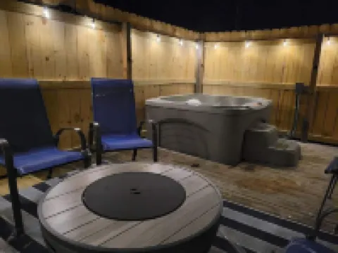 * On the Wine Trail * Hot Tub * Wi-Fi * Hotels in Union County