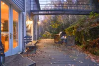 Spectacular Stowe Home for Fun Family Vacations! Eco friendly/ EV Charging! Hotels near Grand view Farm