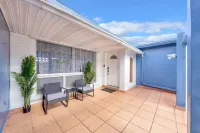 New Modern Retreat with King Bed /Heated Pool/ Grill/ only 8 miles to Beach!!!!