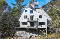 Boothbay area -- Newly renovated, near ocean, short drive to Botanical Gardens