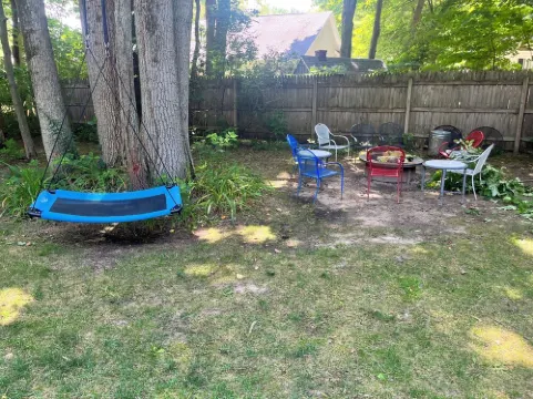 BEAUTIFUL HOUSE, PERFECT FOR TWO FAMILIES! SHORT WALK TO BEACHES AND TOWN!