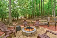 Cozy 2 bed+2.5 bath Mtn Cbn Near Hiking Trails-Minutes to Town-Fire Pit-Hot Tub