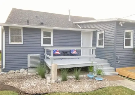 Bayview Hideaway! Newly remodeled beach house!