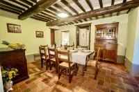 Tuscan Villa private infinity pool, exclusive location, AC, extra services